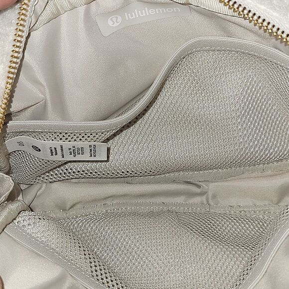 LULULEMON NWT WHITE OPAL/GOLD HARDWARE FLEECE EVERYWHERE BELT BAG LARGE 2L - Picture 7 of 14